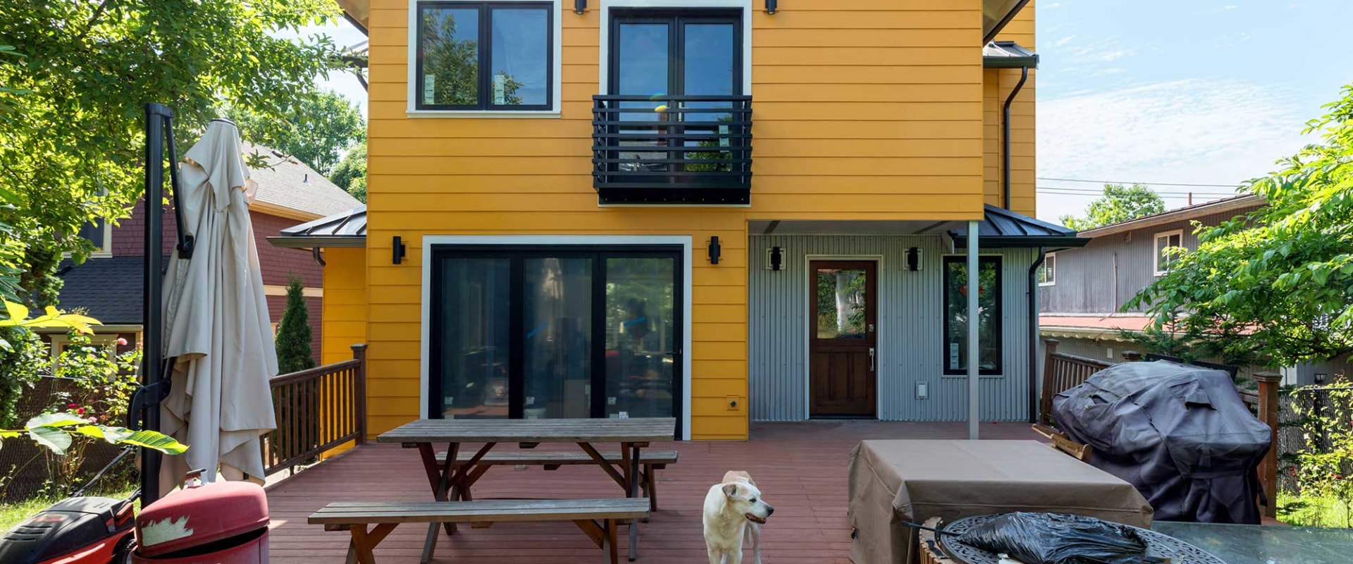 The Ultimate Guide to Vinyl Siding for Your Outdoor Living Space